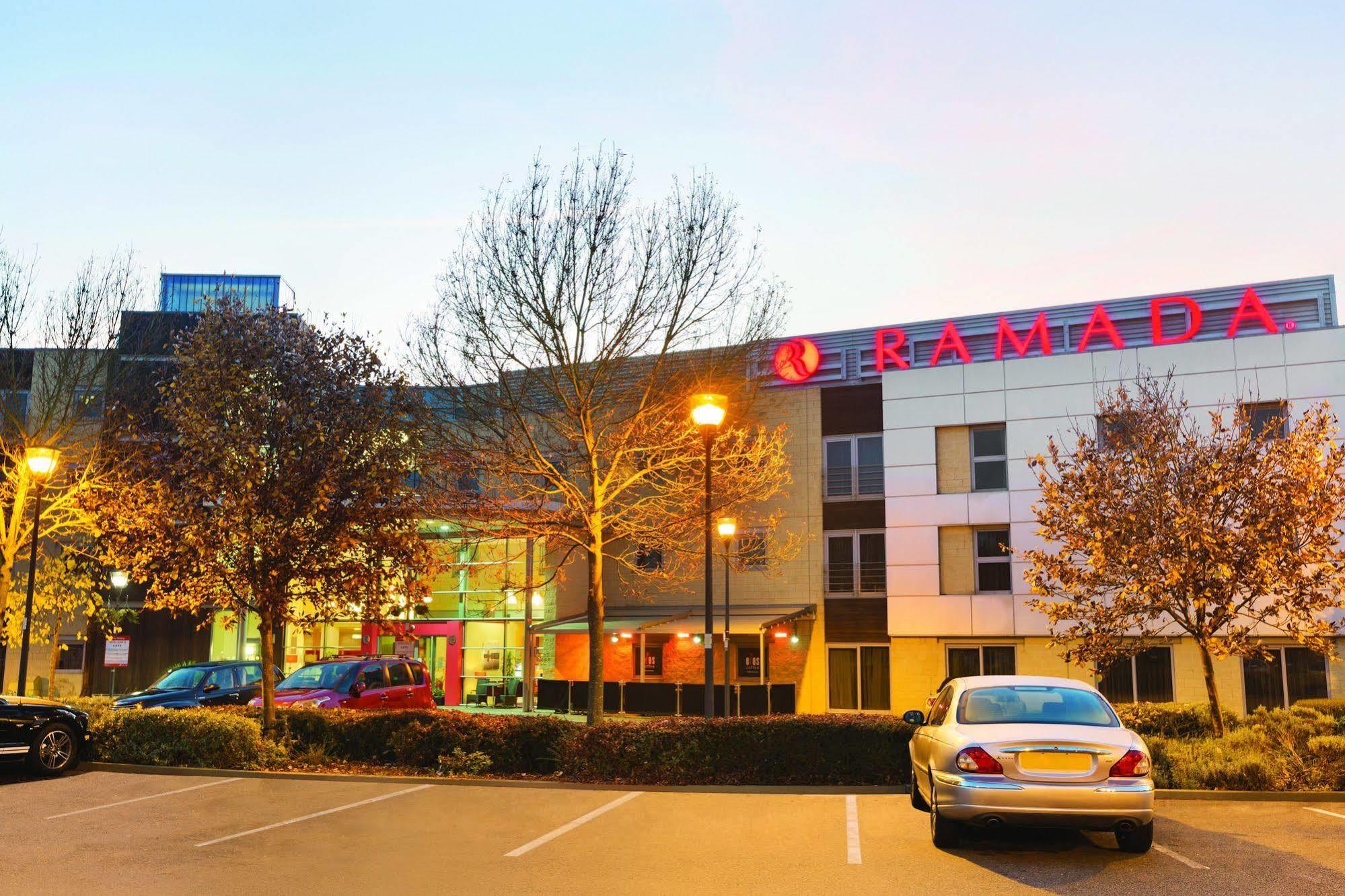 Ramada London North Hotel Edgware Exterior foto