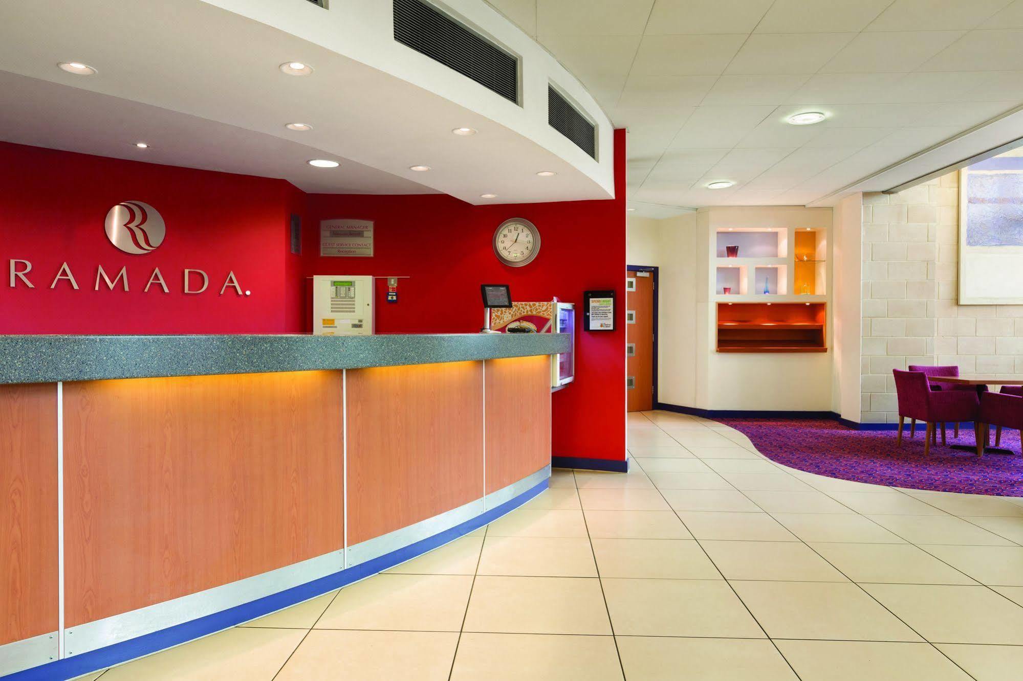 Ramada London North Hotel Edgware Exterior foto